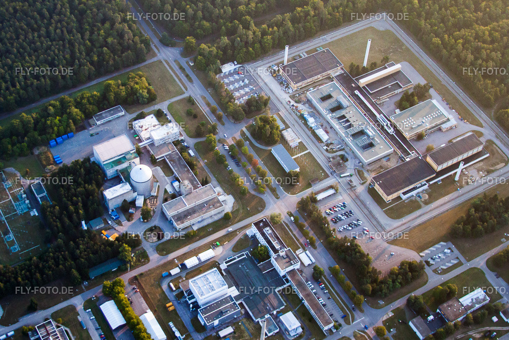 Leopoldshafen, KIT Nord | Luftbild: Leopoldshafen, KIT Nord im Ortsteil Leopoldshafen in Eggenstein-Leopoldshafen im Bundesland Baden-Württemberg in Deutschland. Foto: IMG_52764.jpg vom 05.09.2012 durch Werner Riehm/FLY-FOTO.de - Realisiert mit Pictrs.com