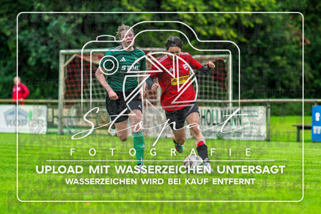 260919-MTVSCT-0081 | v.l. Lina Hebenbrock (SC Tewel #9), Zoe-Luana Oehmke (MTV Soltau #19); Kreisliga Damen ROW - MTV Soltau vs. SC Tewel am 19.09.2026 in Sportpark Ost, Soltau - Realisiert mit Pictrs.com