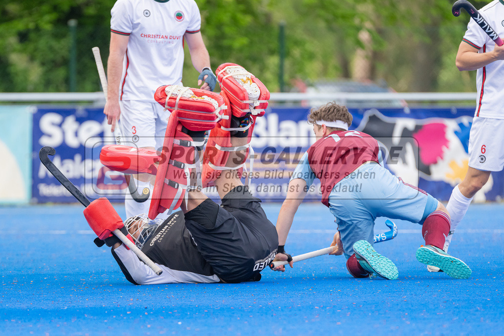 HK_20240414_100480 | 1. Bundesliga Hockey Herren Crefelder HTC - UHC Hamburg am 14.4.2024 CHTC, Krefeld , Joshua Onyekwue Nnaji Torwart ( Crefelder HTC #29 ) , Schmidt-Didlaukies Tom ( UHC Hamburg #12 )