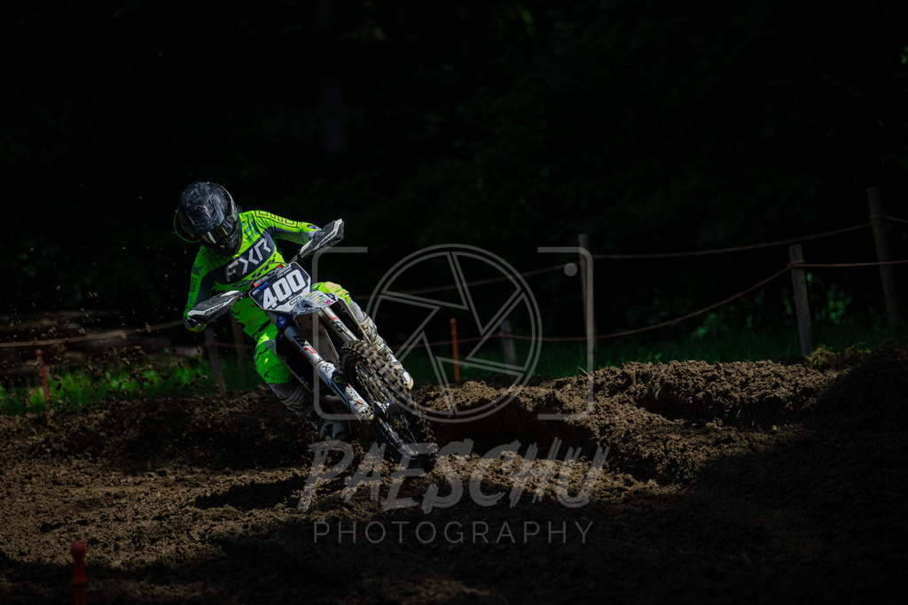 MX 2 (420) | Paeschuphoto Shop - Wer nicht sucht der auch nicht findet.Ob Motocrossbilder oder von einem besuchtem Spiel, Hauptsache Action. - Realisiert mit Pictrs.com