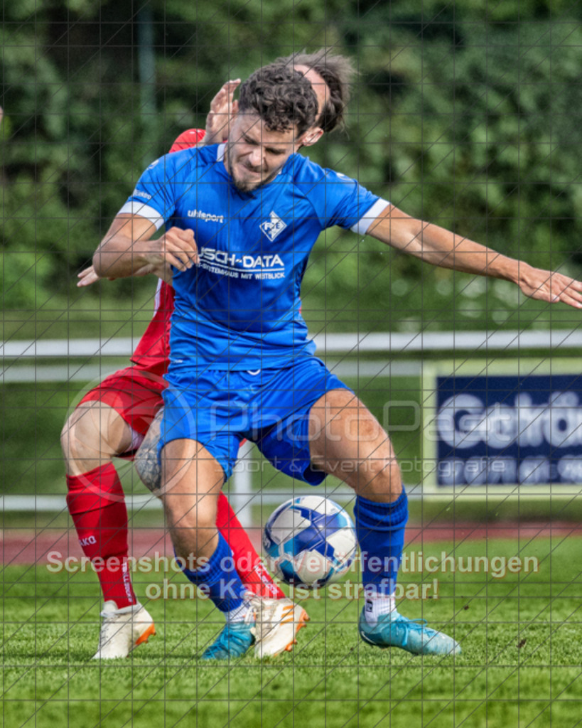20250824_162038_0256-Bearbeitet | #,1.FC Eislingen (blau) vs. MTV Stuttgart (rot), Fussball, Landesliga 2 - wfv, 02. Spieltag, Saison 2025/2026, Rasenplatz, Eichbachstation, Haldenstraße, 73054 Eislingen, 24.08.2025 - 15:00 Uhr,Foto: PhotoPeet-Sportfotografie/Peter Harich