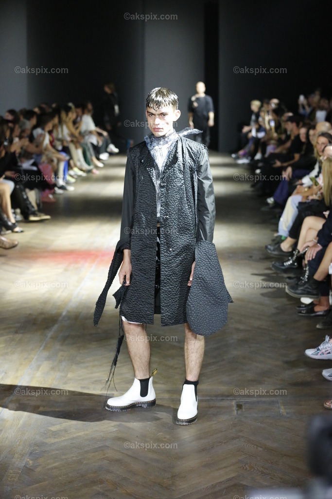 LML Studio auf der  MBFW Spring/Summer 2023 | Mercedes-Benz Fashion Week (MBFW)  Frühling / Sommer 2023 im Hotel Telegraphenamt Berlin in Berlin-Mitte. Die Kollektionen von LML Studio auf der MBFW Spring/Summer 2023. Das Bild zeigt Models mit der Kollektion von LML Studio.