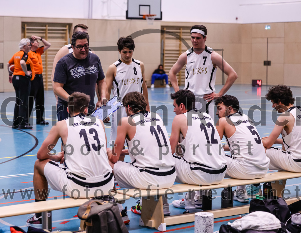 2022-04-03_104_TSV_Vaterstetten_gegen_SV_Weissblau-Allianz_Muenchen | Vaterstetten, Deutschland, 03.04.2022:
Basketball, Bezirksoberliga Herren 2021 / 2022, 14. Spieltag, TSV Vaterstetten gegen SV Weißblau-Allianz München, Endergebnis: 86:54

Trainer Daniel Paz (TSV Vaterstetten), Konstantin Huber (TSV Vaterstetten, #13), Mathias Furtmair (TSV Vaterstetten, #15), Benicio Trinidad Paz (TSV Vaterstetten, #8), Finn Liebig (TSV Vaterstetten, #11), Maximilian Metzger (TSV Vaterstetten, #12), Bastian Heckner (TSV Vaterstetten, #7), Jonathan Andre (TSV Vaterstetten, #5)

Foto: Christian Riedel / fotografie-riedel.net