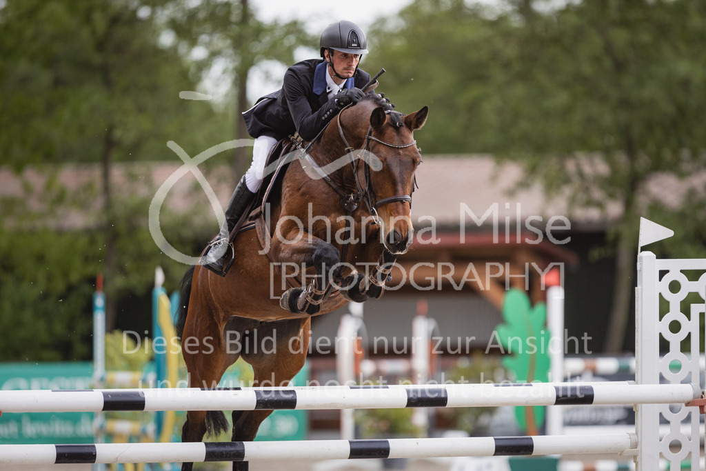 230516_Mühlen_05SprPf-L-552 | Deine schönsten Turniermomente als professionelle Fotos! Entdecke hochwertige Pferdesport-Fotografie im Online-Shop. Jetzt Fotos finden & bestellen!