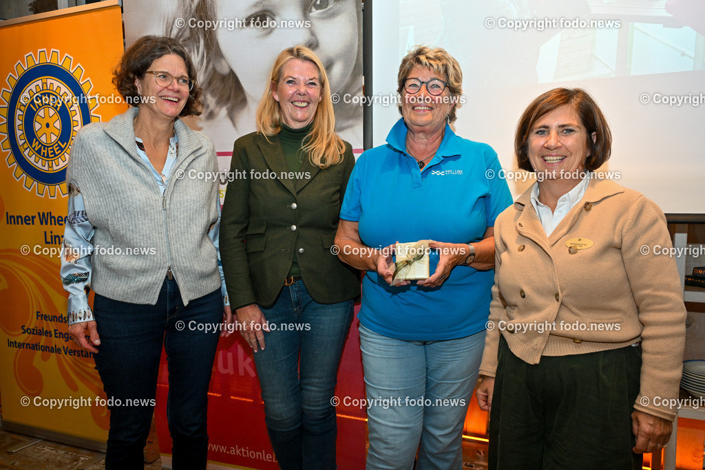 Frauen fuer Frauen_ Charity Oldtimerfahrt_ 04.10.2025-301 | 04.10.2025, Linz, AUT, Oldtimer Charity im Bild Frauen fuer Frauen Oldtimerfahrt, Teilnehmer©Harald Dostal / fodo.media