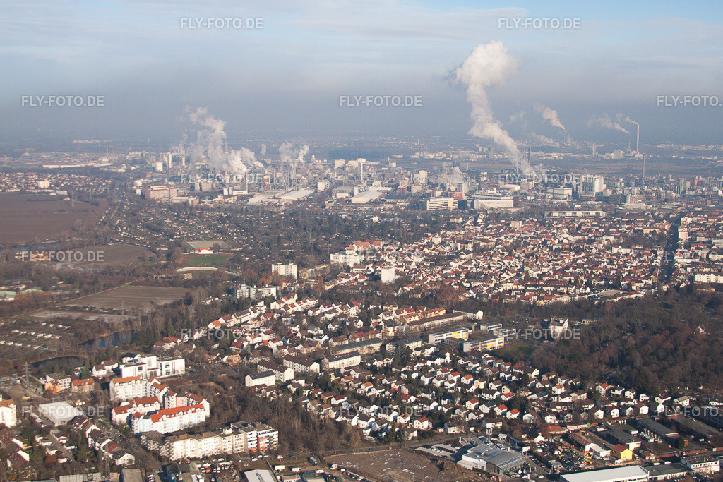 Ortsansicht | Luftbild: Ortsansicht im Ortsteil Friesenheim in Ludwigshafen im Bundesland Rheinland-Pfalz in Deutschland. Foto: IMG_54848.jpg vom 12.12.2012 durch Werner Riehm/FLY-FOTO.de - Realisiert mit Pictrs.com