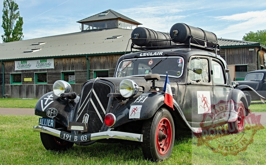Citroën Traction Avant car depicting French Resistance history | Vintage Citroën Traction Avant car with FFI markings and a gazogene system - Realisiert mit Pictrs.com