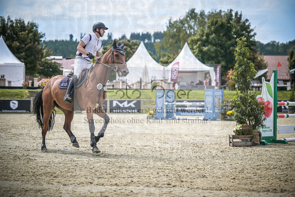 DOS_5851 | Entdecke hochwertige Reitturnierfotos von Foto Oger. Professionell, emotional und authentisch – jetzt Lieblingsmomente im Shop bestellen.Deutschlandweite Turnierfotografie. - Realisiert mit Pictrs.com