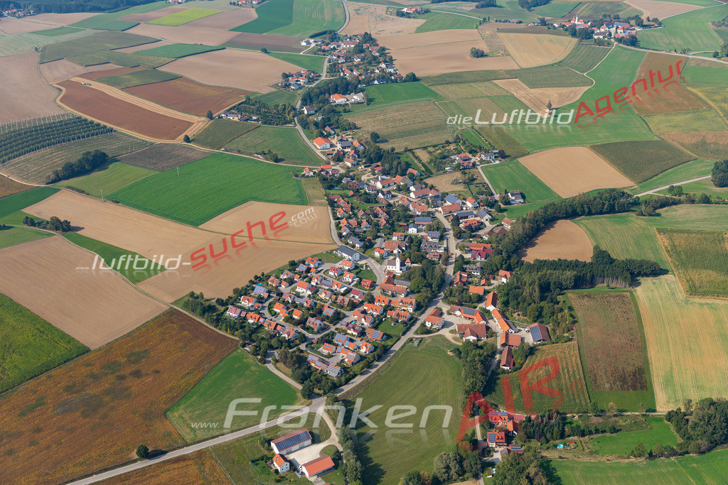 Aktuelles Luftbild von Sixthaselbach  - Die Luftaufnahme wurde 2020 mittels UL-Flugzeug erstellt ( keine Drohne ) - hochauflösende Kamera-Systeme von  Canon -Beste Qualität - Für grossformatige Ausdrucke geeignet. Die Geschenkidee !