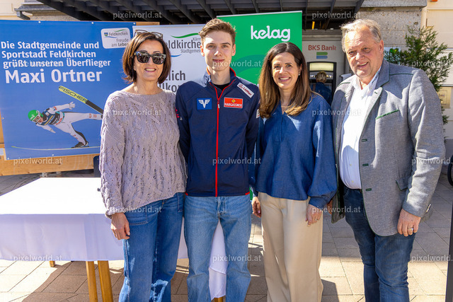 Autogrammstunde mit Maximilian Ortner | Bildershop von pixelworld.at - Realisiert mit Pictrs.com