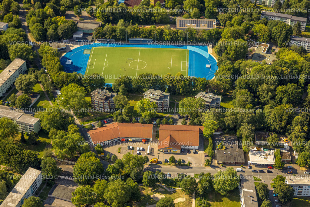 Dortmund230702049 | Luftbild, Neuer Sportplatz des BV Teutonia 1920 Dortmund-Lanstrop, Netto Supermarkt, Lanstrop, Dortmund, Ruhrgebiet, Nordrhein-Westfalen, Deutschland
