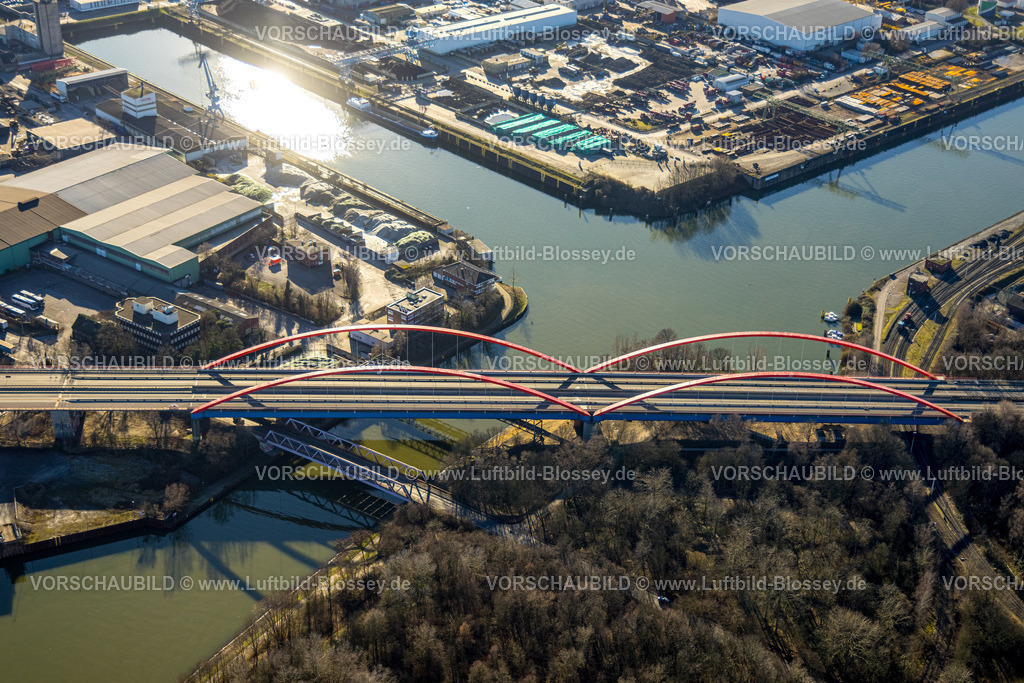 Essen240107058 | Luftbild, gesperrte Rhein-Herne-Kanalbrücke mit rotem Geländer, rote Doppelbogenbrücke, Autobahn A42 Emscherschnellweg, Ebel, Essen, Ruhrgebiet, Nordrhein-Westfalen, Deutschland