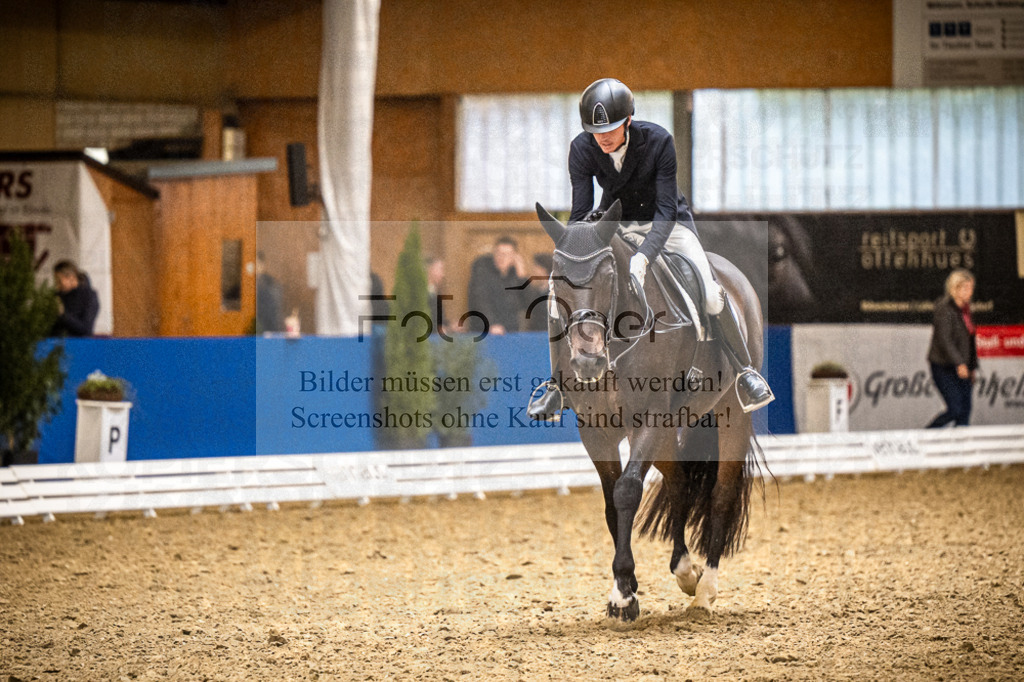 DOS_2127 | Entdecke hochwertige Reitturnierfotos von Foto Oger. Professionell, emotional und authentisch – jetzt Lieblingsmomente im Shop bestellen.Deutschlandweite Turnierfotografie. - Realisiert mit Pictrs.com