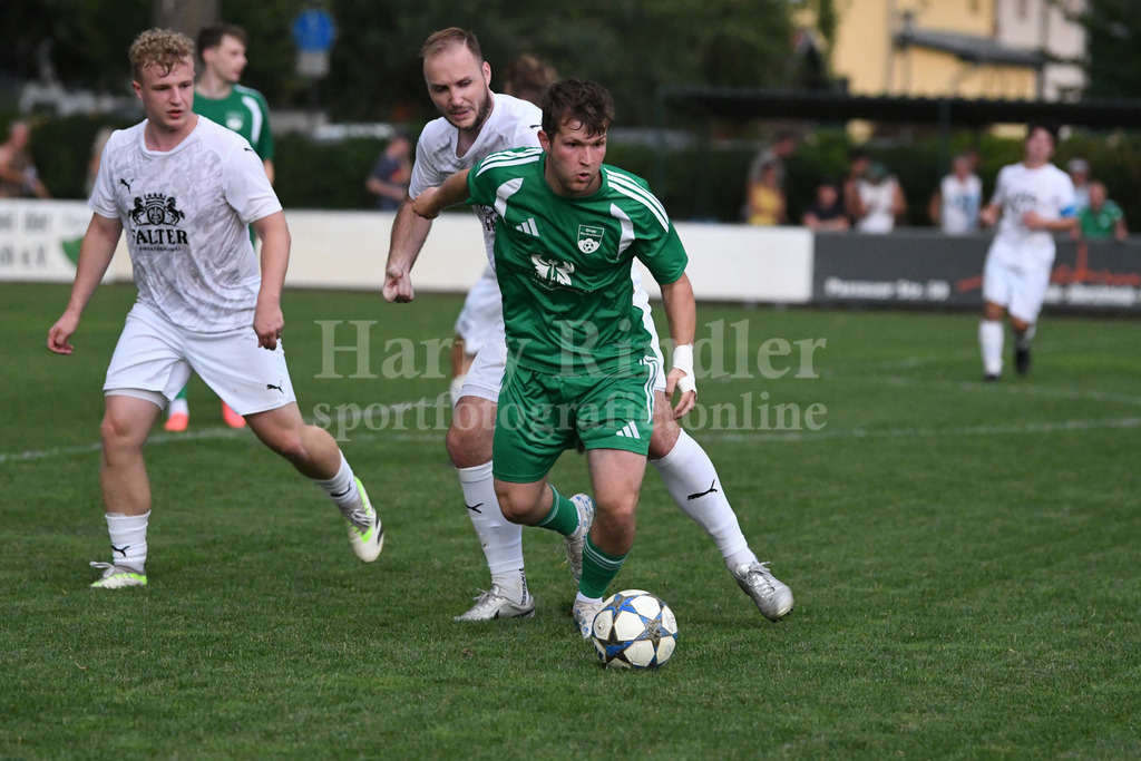 SpVgg Niederalteich : TSV Regen  | Florian Nickl (SpVgg Niederalteich) - Realisiert mit Pictrs.com