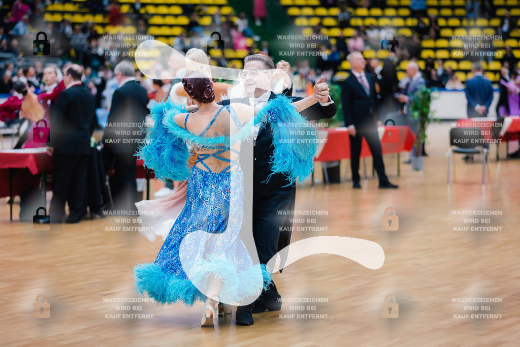 Hessen Tanzt WDSF Open Senior III Standard 99th (275) Lars Leschinger _ Julia Frangipani (TSZ Blau-Gold Casino Darmstadt)-2025-05-17-8255 | Webshop for digital downloads and prints of dance sport, event & show photographer Julian Link - Realisiert mit Pictrs.com