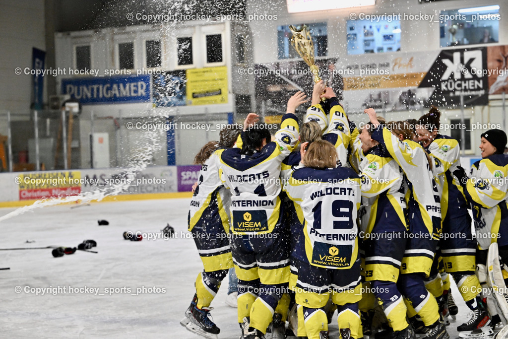 WILDCATS PATERNION & Lady Hawks Siegerehrung-Meisterfeier | Champagner Dusche, Jubel Wildcats Paternion Mannschaft, Meister, WILDCATS PATERNION &amp; Lady Hawks Siegerehrung-Meisterfeier, WILDCATS PATERNION &amp; Lady Hawks Siegerehrung-Meisterfeier am 12.03.2025 in Steindorf (Ossiachersee Halle), Austria, (Photo by Bernd Stefan)