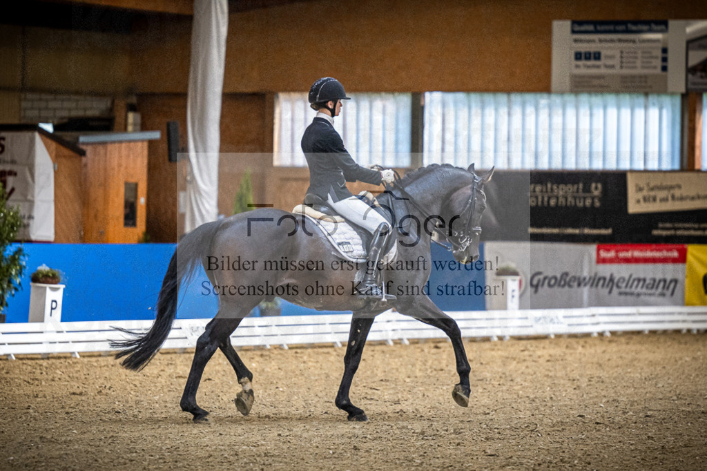 DOS_0051 | Entdecke hochwertige Reitturnierfotos von Foto Oger. Professionell, emotional und authentisch – jetzt Lieblingsmomente im Shop bestellen.Deutschlandweite Turnierfotografie. - Realisiert mit Pictrs.com
