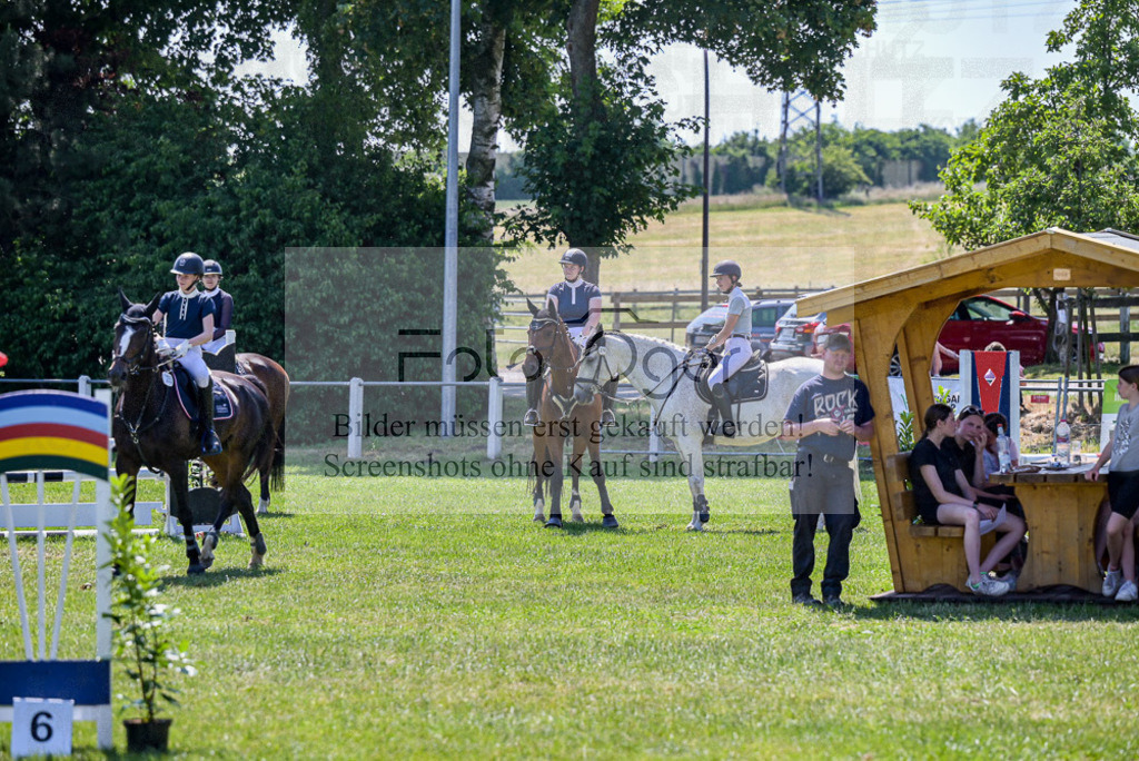 Reitturnier Voxtrup | Entdecke hochwertige Reitturnierfotos von Foto Oger. Professionell, emotional und authentisch – jetzt Lieblingsmomente im Shop bestellen.Deutschlandweite Turnierfotografie. - Realisiert mit Pictrs.com
