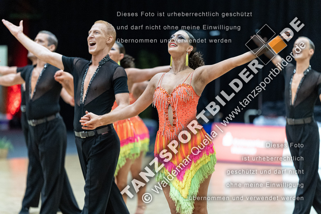 20240406-12077 | Hier finden Sie Tanz Bilder vom Latein und Standard Formationen tanzen. Sportbilder vom Tanzsport. Schöne Fotos und von Weltmeisterschaft, Europameisterschaft, Bundesliga, Regionalliga, Oberliga und Landesliga sowie von GOC Stuttgart, DanceComp, WM Bremen