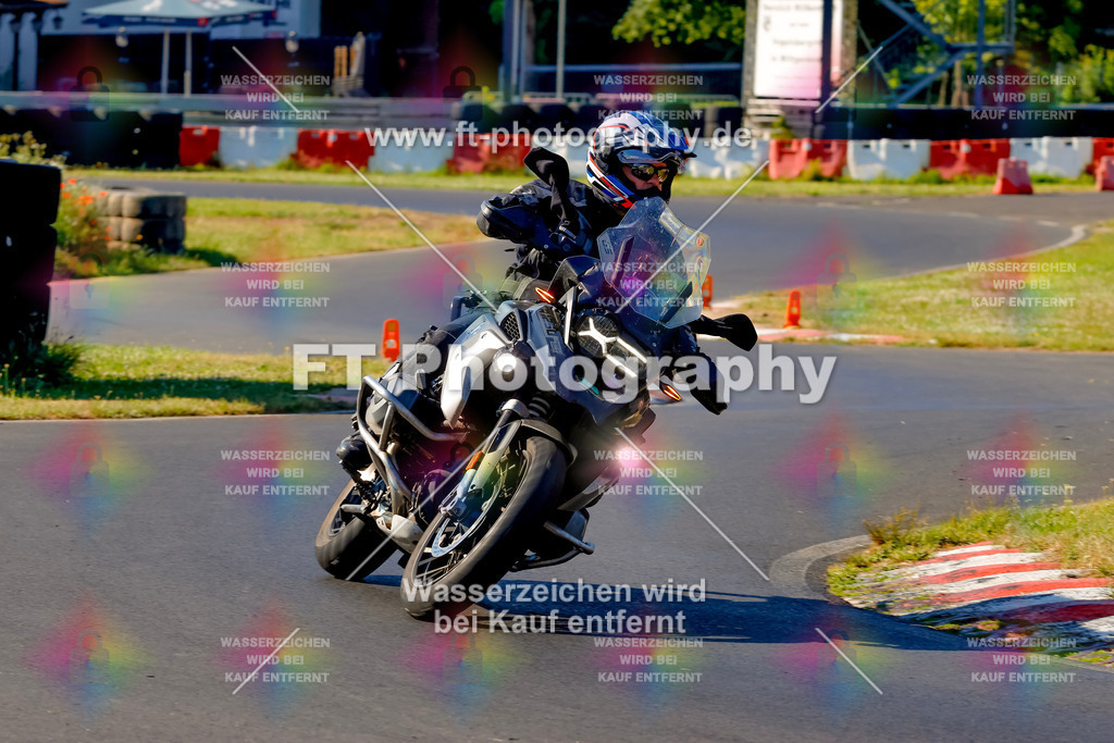 _MOT5240 | Hier findet Ihr Bilder von Touristenfahrten auf der Nürburgring Nordschleife oder von anderen Veranstaltungen die ich besucht habe. Viel Spass beim Durch Schauen 