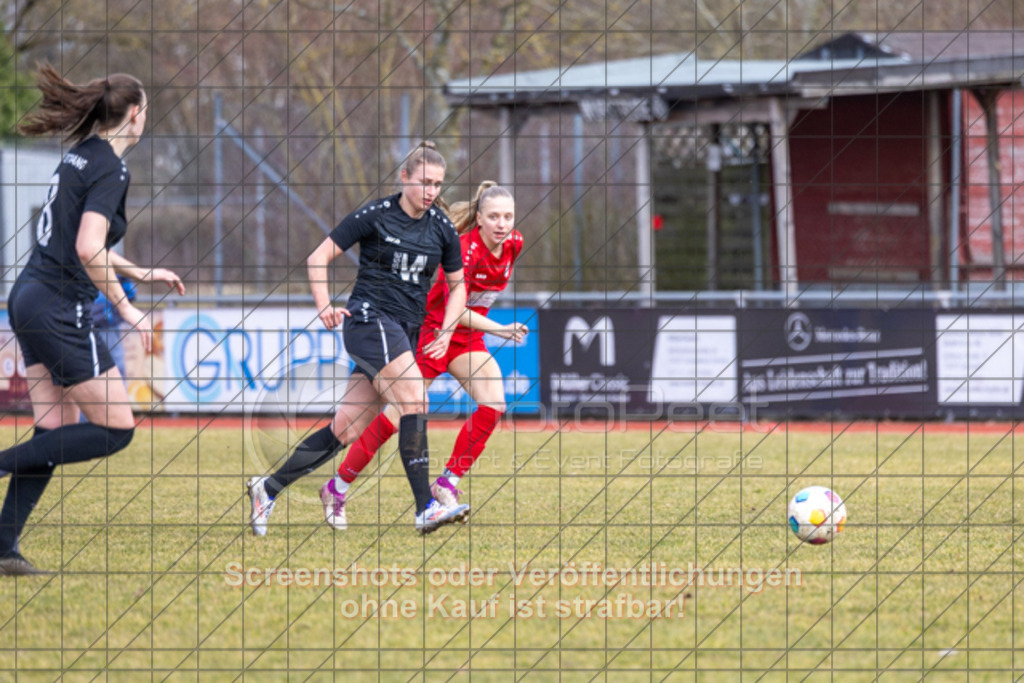 20250223_130723_0017 | #,1.FC Donzdorf (rot) vs. TSV Tettnang (schwarz), Fussball, Frauen-WFV-Pokal Achtelfinale, Saison 2024/2025, Rasenplatz Lautertal Stadion, Süßener Straße 16, 73072 Donzdorf, 23.02.2025 - 13:00 Uhr,Foto: PhotoPeet-Sportfotografie/Peter Harich