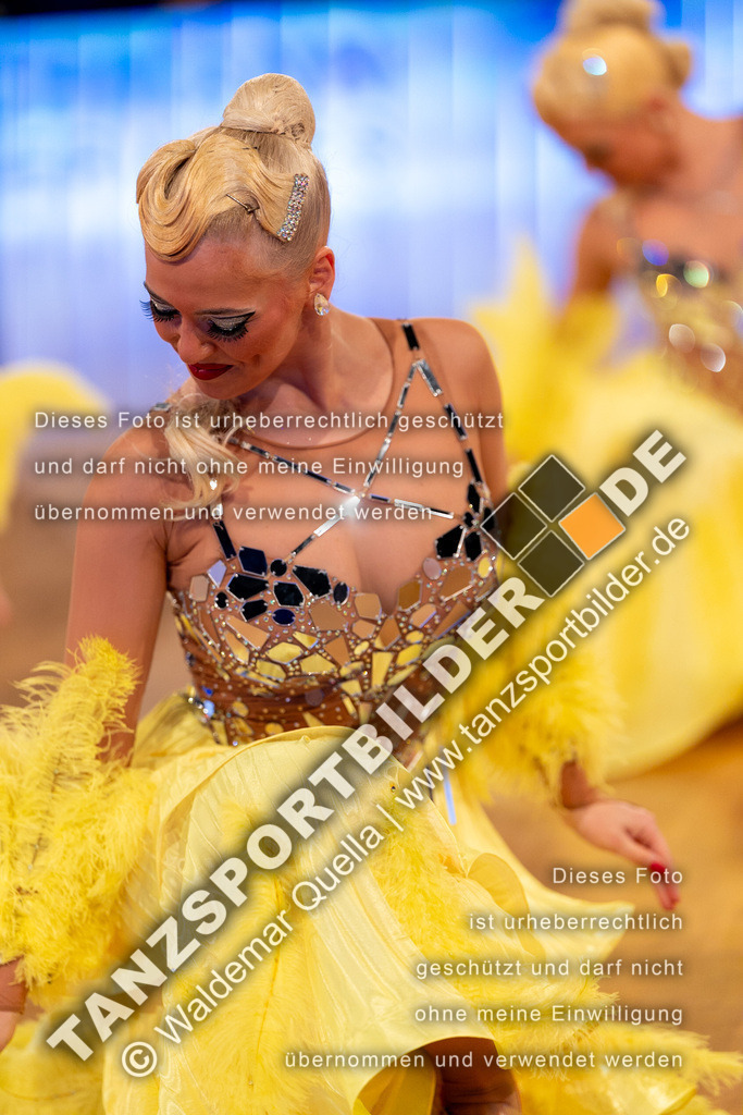 20231111-10473 | Hier finden Sie Tanz Bilder vom Latein und Standard Formationen tanzen. Sportbilder vom Tanzsport. Schöne Fotos und von Weltmeisterschaft, Europameisterschaft, Bundesliga, Regionalliga, Oberliga und Landesliga sowie von GOC Stuttgart, DanceComp, WM Bremen