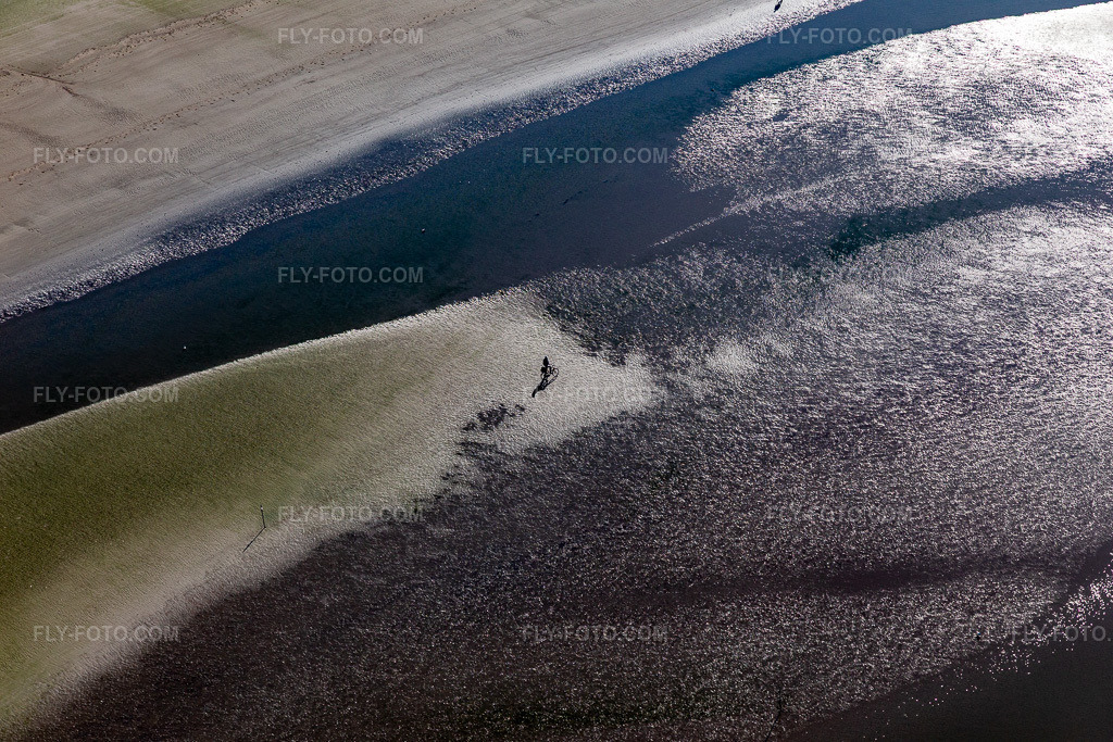 Aerial view: Sandy beach landscape along the coastline of the North Sea in Fanø in Fanø in the state South Denmark, Denmark.Photo: IMG_118644.jpg taken on 09/21/2019 by Werner Riehm/FLY-FOTO.comResolution of the original: 5472 x 3648 px