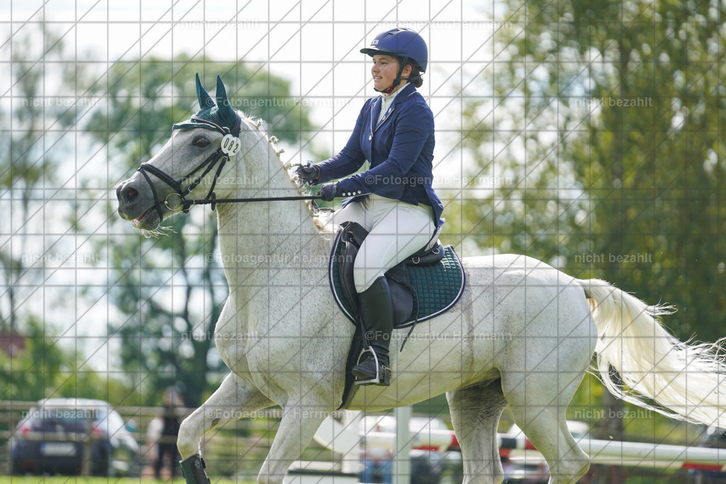 20230917-FAH09267 | Landsberg am Lech, 2023, Kaufbeuren, Kempten, Allgäu, Turnierfotografen Bayern, Fotoagentur Herrmann, Turnierbilder, Reitsport Fotos, Pferdefotograf, Augsburg, Bad Tölz, Dachau, Karlsfeld, Memmingen, Buchloe, Schwabmünchen