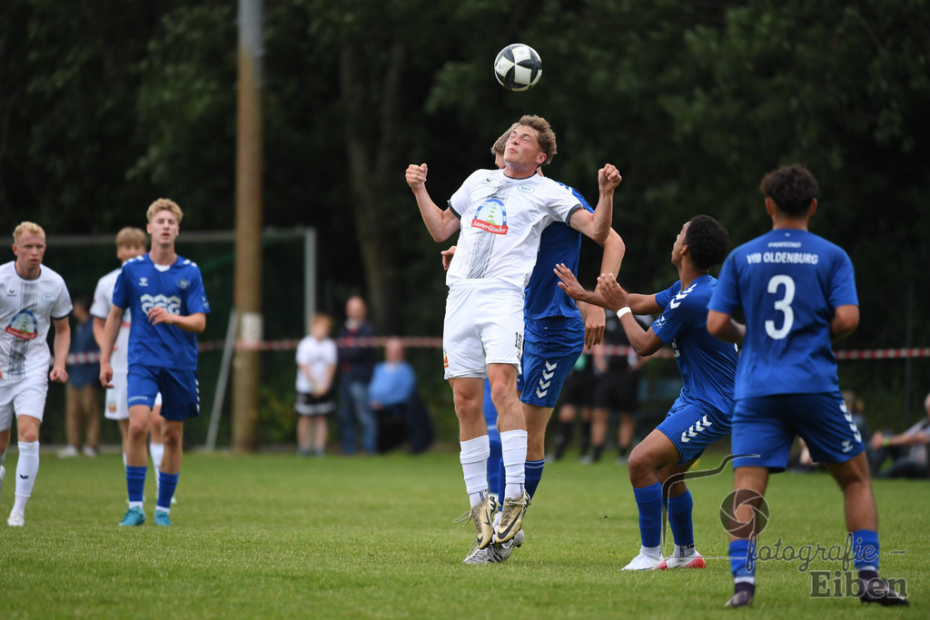 Sport-Duwe Cup | Sport-Duwe Cup Oldenburg; SSV Jeddenloh (weiß)-VFB Oldenburg (blau) am 05.07.2025 in Oldenburg (Sportanlage TuS Eversten), Photo: Philip Eiben 2025 - Realisiert mit Pictrs.com