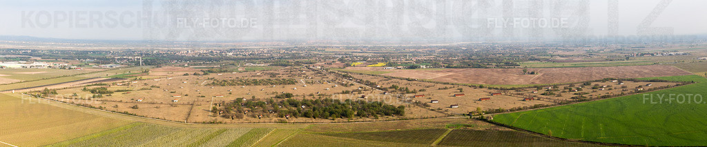 Panorama | Luftbild: Panorama in Il Cristo im Bundesland Friaul-Julisch Venetien in Italien. Foto: IMG_098775-Pano.jpg vom 07.04.2017 durch Werner Riehm/FLY-FOTO.de - Realisiert mit Pictrs.com