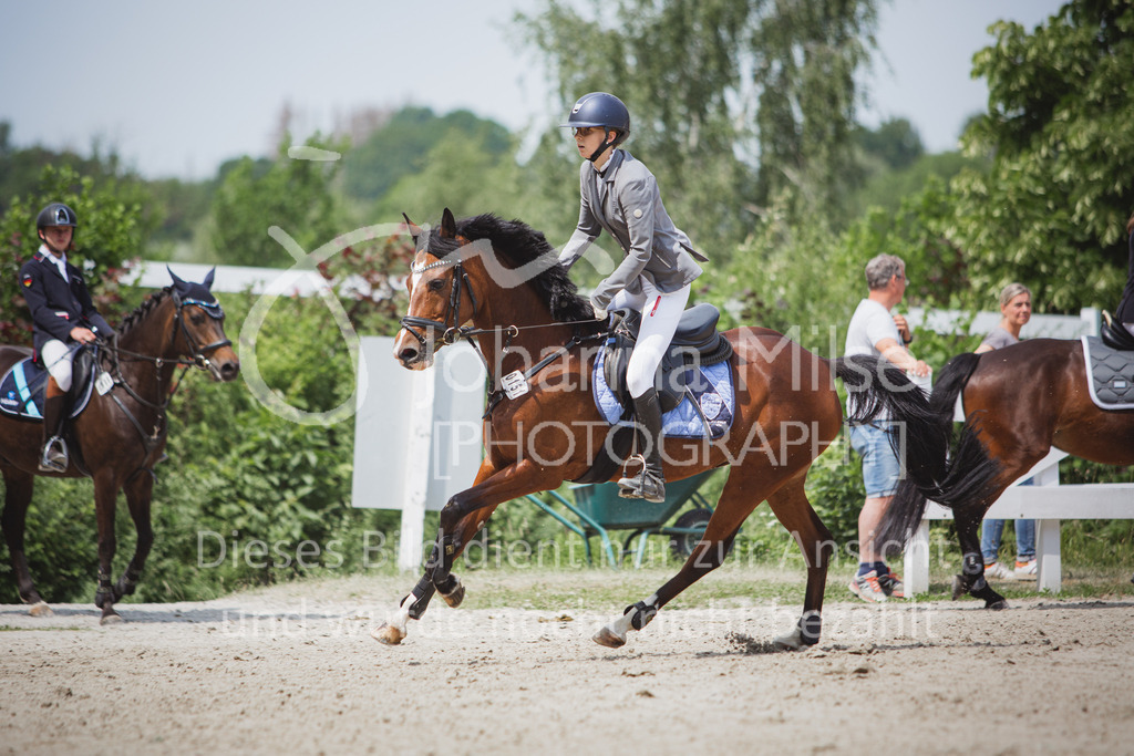 220619_Warstein_Pony-Trophy-348 | Warsteiner Outdoors
Ponyspringprüfung Kl.A*
YOUNGSTER Pony-Trophy
19.06.2022