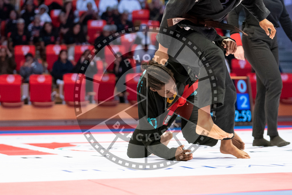 20231108PBB1659 | Fighters compete during the AJP World Professional Championship in the Mubadala Arena in Abu Dhabi, Arab United Emirates, on November 8, 2023.