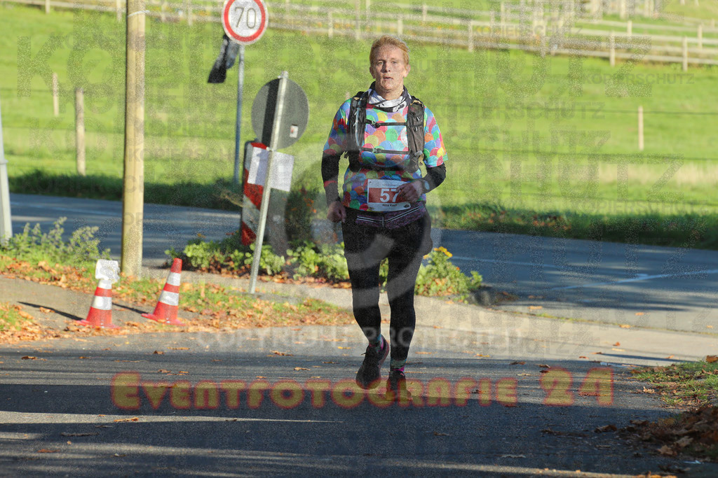 221113_1344_EX1_9845 | Sportfotografie im Rhein-Sieg Kreis, Köln, Bonn, NRW, Rheinland Pfalz, Hessen, etc. Unser Tätigkeitsfeld umfasst den Laufsport vom Volkslauf über den Marathon, Duathlon, Triathon bis zum Ultralauf wie Kölnpfad Ultra oder Schindertrail.