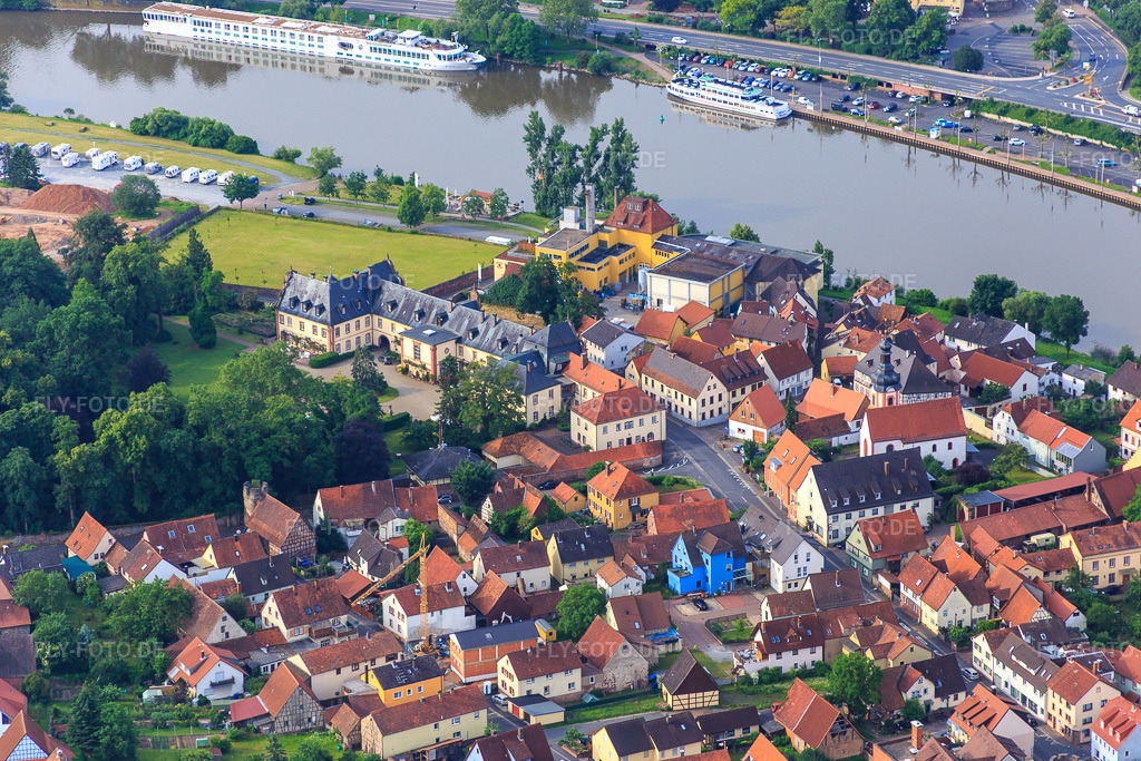Luftbild: Schloss Kreuzwertheim in Kreuzwertheim im Bundesland Bayern in Deutschland. Foto: IMG_089712.jpg vom 11.06.2016 durch Werner Riehm/FLY-FOTO.de