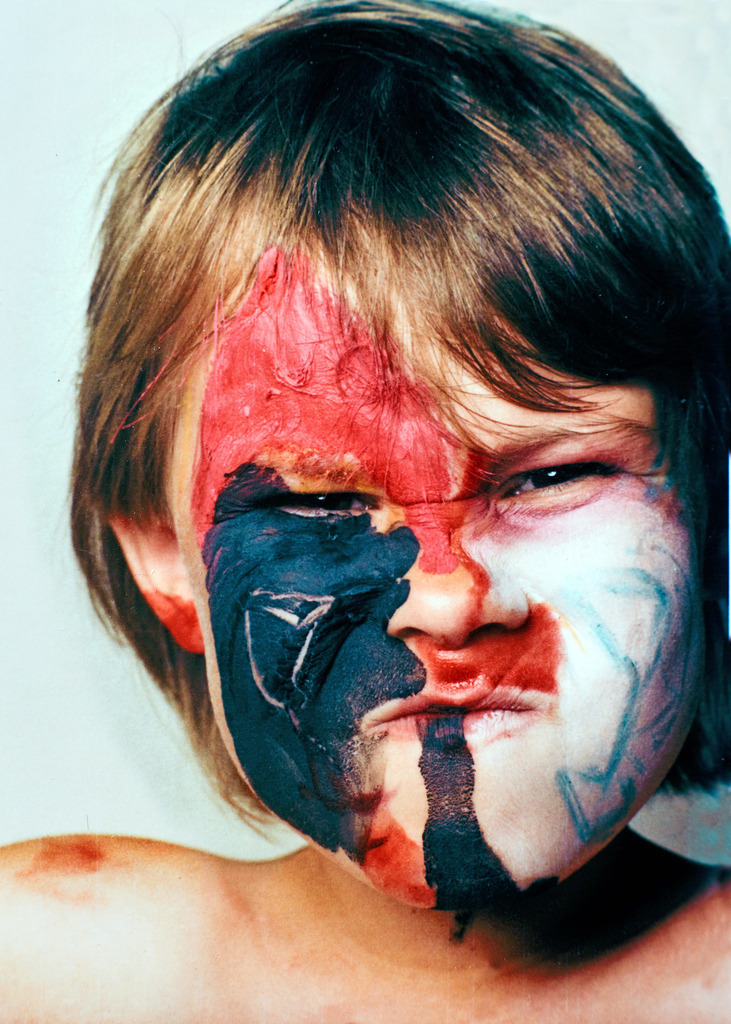 096art_Bee-Braxm_1258a | Werk aus  dem Jahr 1994   Nach einer Aktion im Ritterhausmuseum Offenburg. Kunstmaler Rainer Braxmaier und Modefotograf Wilfried Beege.