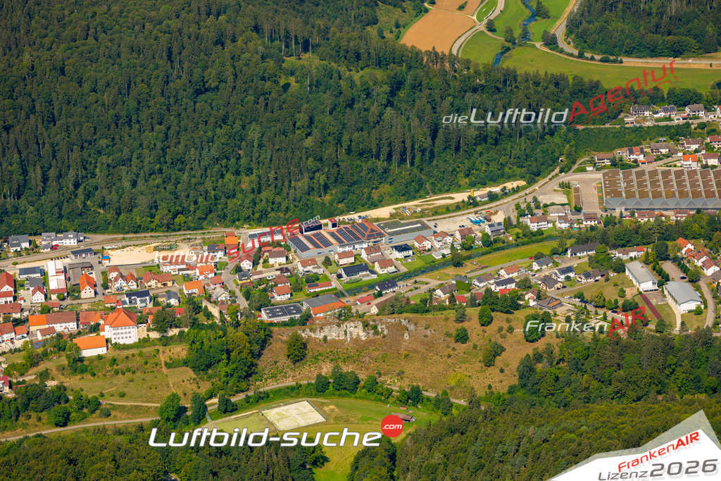 Das Luftbild zeigt :  Hettingen - Die Luftaufnahme wurde 2024 vom UL-Flugzeug aus erstellt ( keine Drohne ) - Hochauflösende Luftaufnahme - Für grossformatige Ausdrucke geeignet. Die Geschenkidee !Mit Lizenz und Bildrechte bestellbar
