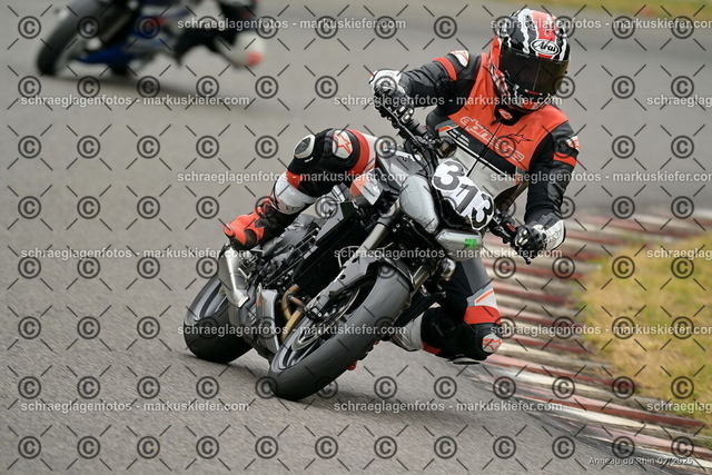 25bt05-0821 | markuskiefer.com - Realisiert mit Pictrs.com