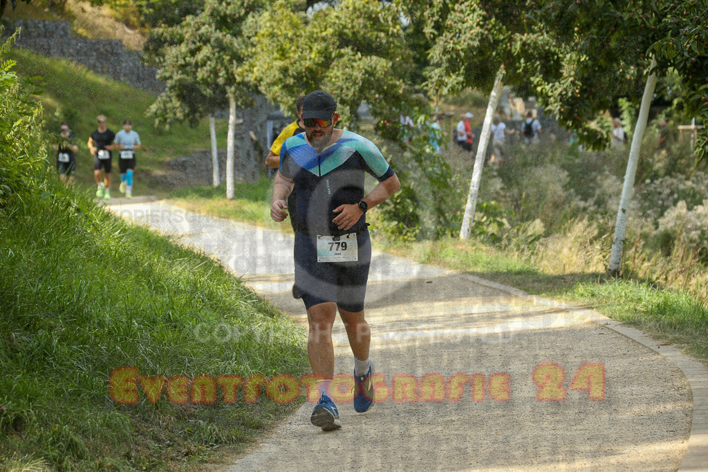250824_1459_EX1_8245 | Sportfotografie im Rhein-Sieg Kreis, Köln, Bonn, NRW, Rheinland Pfalz, Hessen, etc. Unser Tätigkeitsfeld umfasst den Laufsport vom Volkslauf über den Marathon, Duathlon, Triathon bis zum Ultralauf wie Kölnpfad Ultra oder Schindertrail.