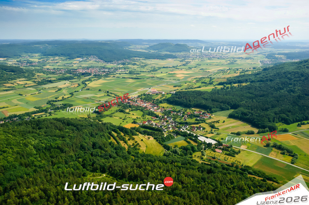 Die Luftaufnahme Ruessenbach - Ebermannstadt wurde vom UL-Flugzeug (keine Drohne) aus fotografiert.Hohe Druck- Auflösung-die Geschenkidee!