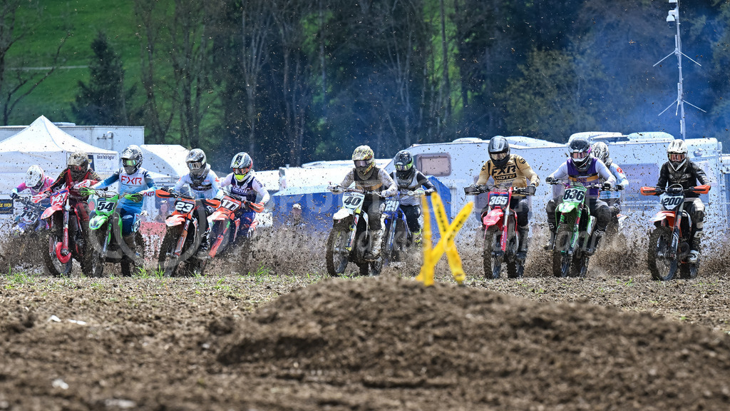 Motocross Schlatt bei Winterthur - 29. April 2023 | Start der Kategorie MX2 am Motocross Schlatt bei Winterthur, 29. April 2023.
Instagram: @mx_schlatt | @mc_wila | @sam_schweiz
Bild: Sportfotografie Markus Aeschimann | www.markus-aeschimann.ch - Realisiert mit Pictrs.com