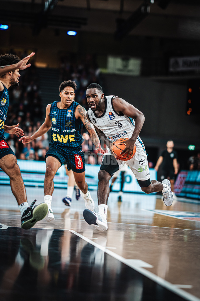 Basketball | Männer | Saison 2024/2025  | easyCredit Basketball Bundesliga | Testspiel | Veolia Towers Hamburg vs. EWE Baskets Oldenburg | 25.08.2024 | Rich Osaro (#3, Veolia Towers Hamburg)