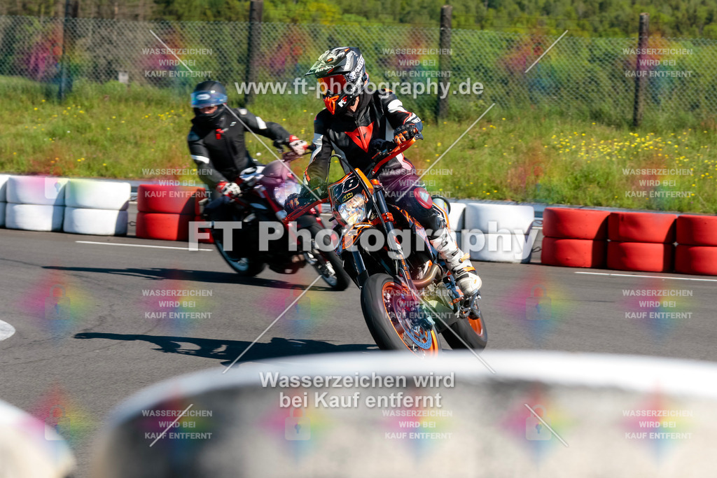 Moto-TeamOBK-21759 | Hier findet Ihr Bilder von Touristenfahrten auf der Nürburgring Nordschleife oder von anderen Veranstaltungen die ich besucht habe. Viel Spass beim Durch Schauen 