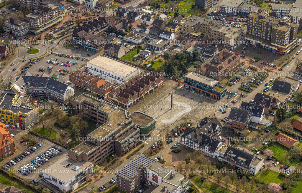 Voerde240309166 | Luftbild, Rathaus Voerde Stadtverwaltung, Rathausplatz mit Säule, Geschäftszentrum mit Penny Supermarkt, Voerde, Nordrhein-Westfalen, Deutschland