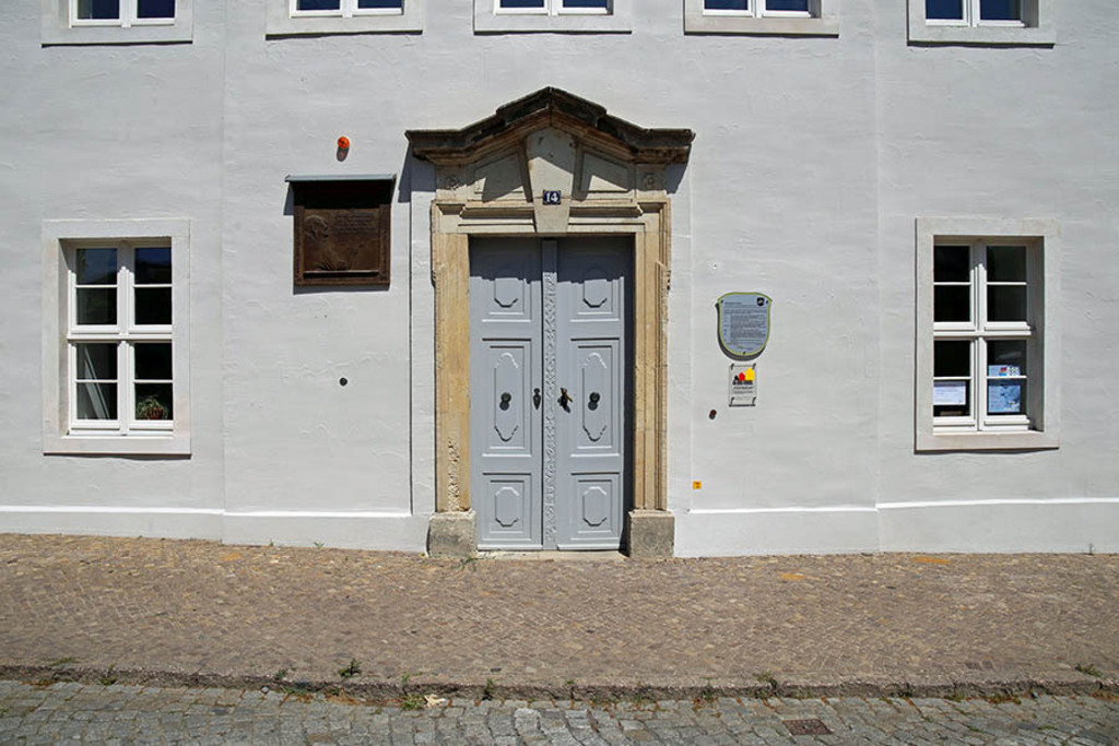 Wurzen - Ringelnatz-Geburtshaus | Entdecke über 20 Kategorien Leipzig-Motive: Foto-Downloads, hochwertige Poster, Leinwand- & Fine-Art-Prints. Jetzt Lieblingsfoto im Bildlexikon Leipzig Shop bestellen!