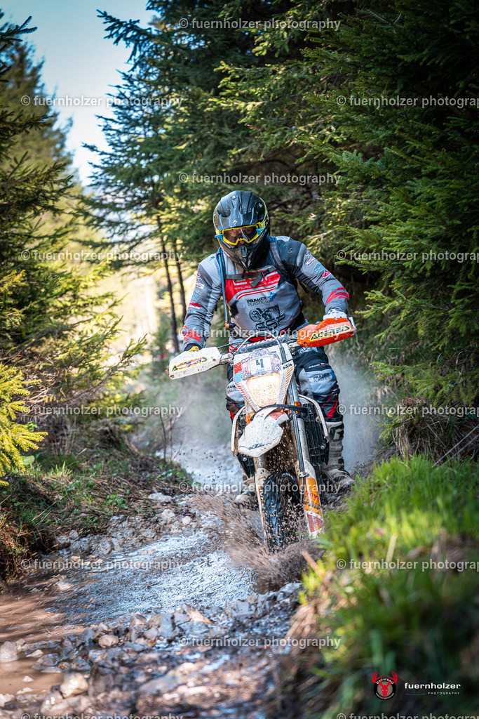 fuernholzer_250501-C1-127 | Fotografische Impressionen von der Red Stag Enduro Extreme by fuernholzer-photography.com. Endurosport in Österreich fotografisch festgehalten von fuernholzer. Auftragsfotografie für Private, Gewerbefotos und Industriefotografie. Eventfotografie, Sportfotografie und Motorsportfotografie. Anbieter von Fotoworkshops, Fototraining, fotografischen Vorträgen und Fotoseminaren.