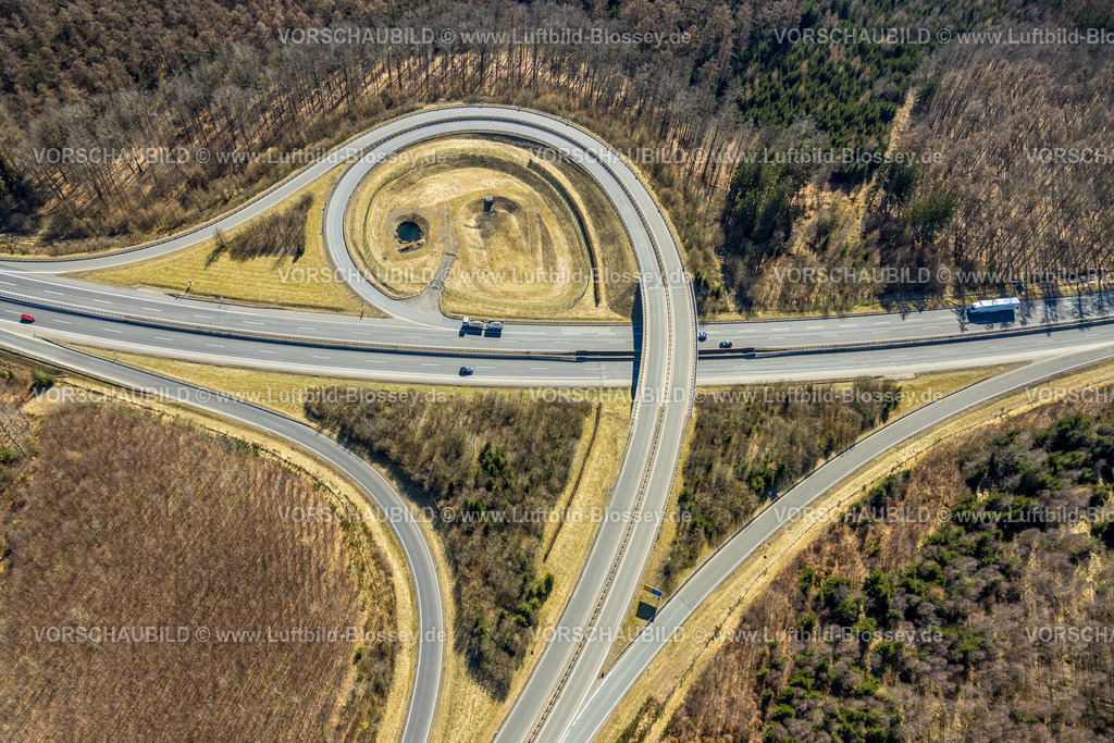 Wenden250307236A4_B54_QuelleOlpe | Luftbild, Autobahndreieck Krombach, Autobahn A4 und Bundesstraße B54, Dreiländereck, Schönau, Wenden, Sauerland, Nordrhein-Westfalen, Deutschland