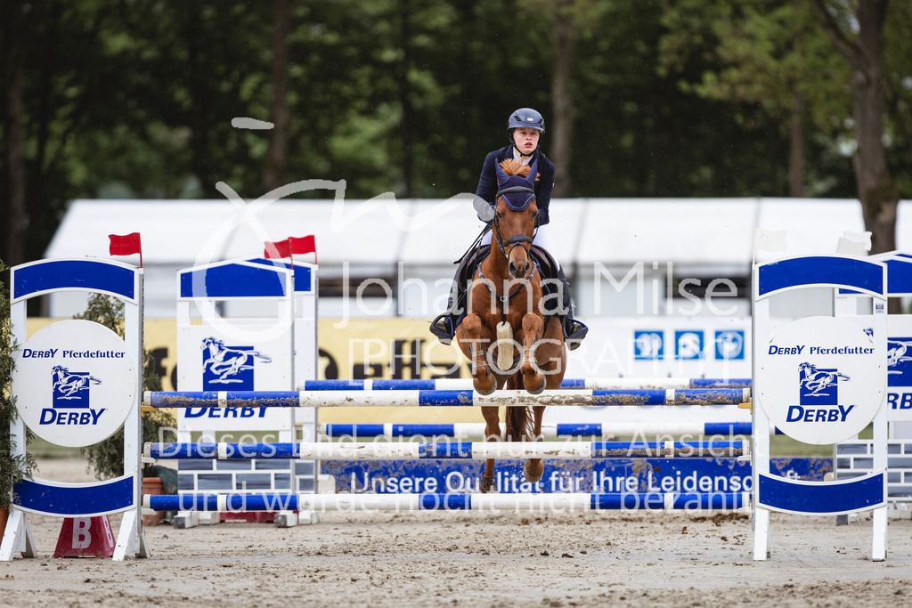 240504_PonyTrophy-268 | Deine schönsten Turniermomente als professionelle Fotos! Entdecke hochwertige Pferdesport-Fotografie im Online-Shop. Jetzt Fotos finden & bestellen!