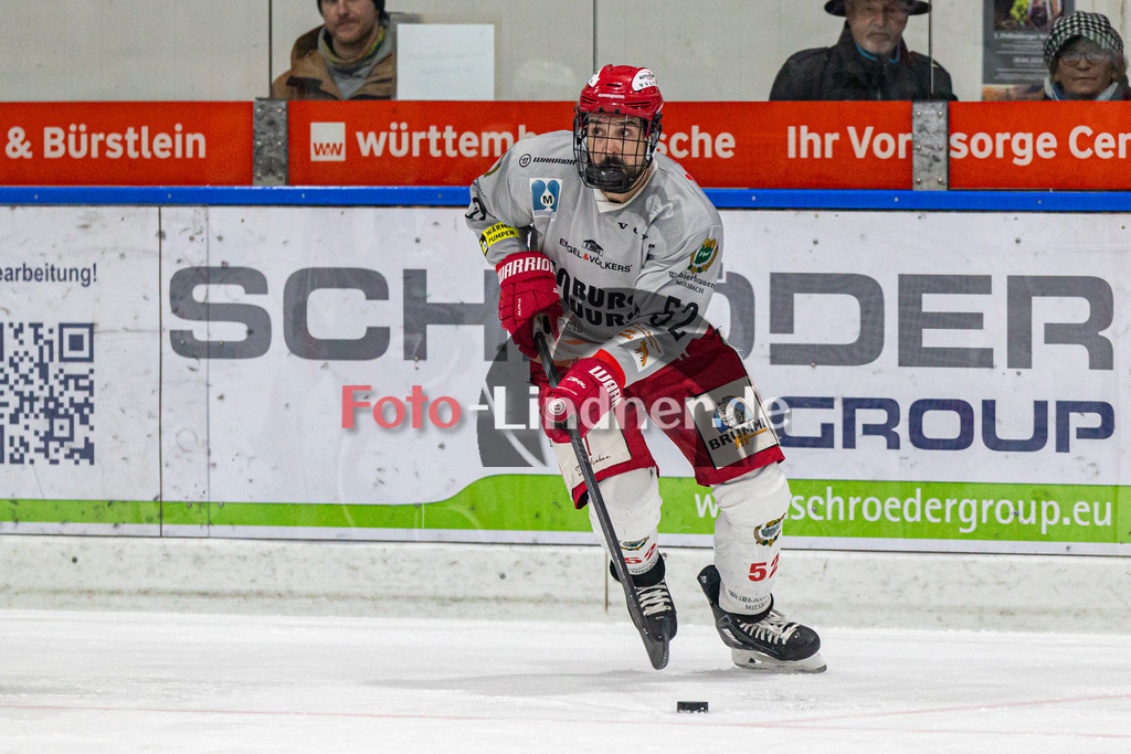Halbfinale Spiel 1 TSV Peißenberg Miners vs TEV Miesbach | Eishockey Bayernliga Playoffs 2023/2024, Halbfinale Spiel 1 TSV Peißenberg Miners vs TEV Miesbach, 20240308,
Matthias BERGMANN (TEV 52) in Aktion,
2024-03-08 in Peißenberg (Eisstadion)
52 Matthias BERGMANN (TEV 52)
Copyright: WolfgangxLindner foto-lindner.de