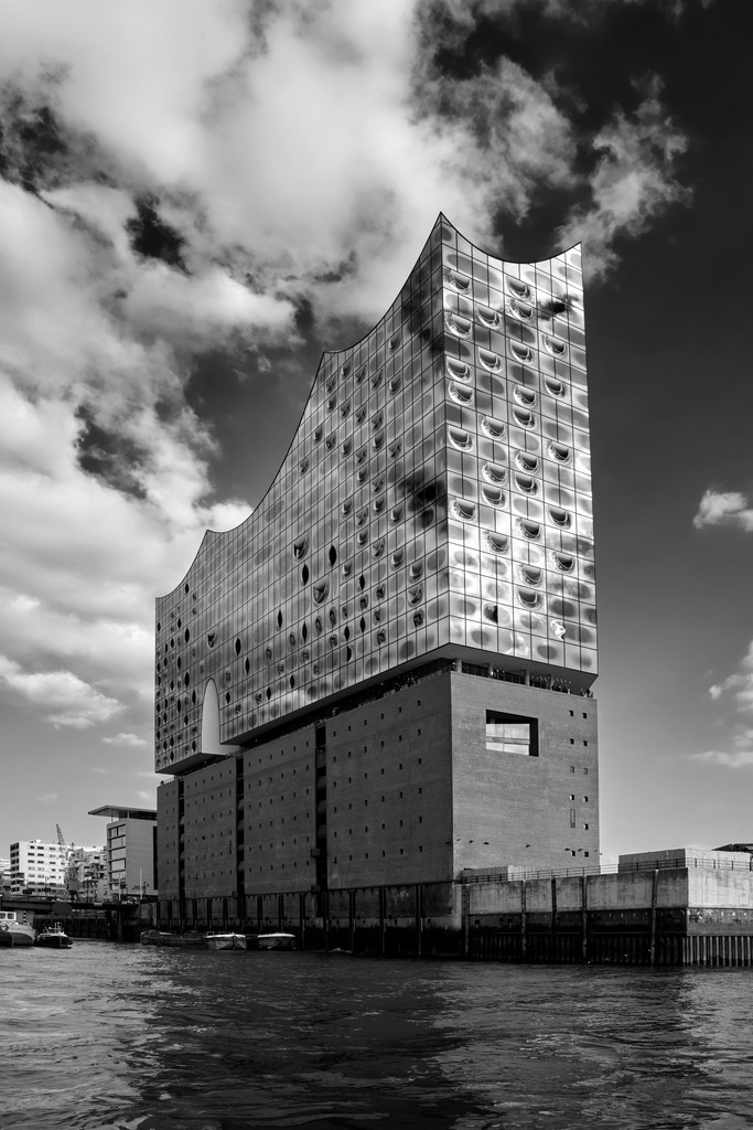 hamburg leinwand elbphilharmonie in schwarzweiss | Kaufen Sie Hamburg Bilder und Hamburg Fotos auf Leinwand, Acrylglas, Alu-Dibond, oder als Poster in Hamburgs großer Onlinegalerie. Elbphilharmonie Bilder, Hamburger Hafen, Speicherstadt, Alster und viel mehr.